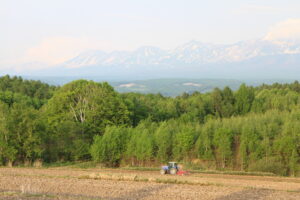 耕す風景