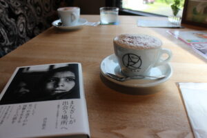 カフェにて
